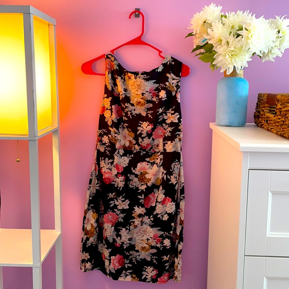 Floral sleeveless dress